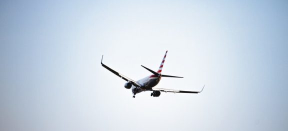 ¿Qué ocurre si tengo un mal comportamiento en un avión?